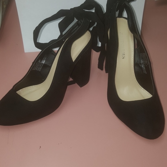 Black strap heels - Picture 4 of 4